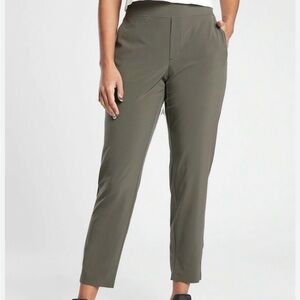 Athleta cropped ankle pant.